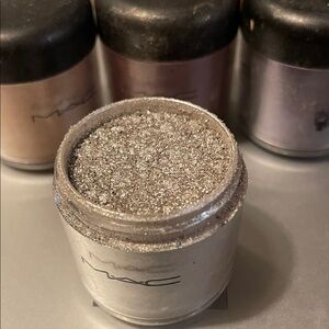 MAC Silver Fog Pigmeny
